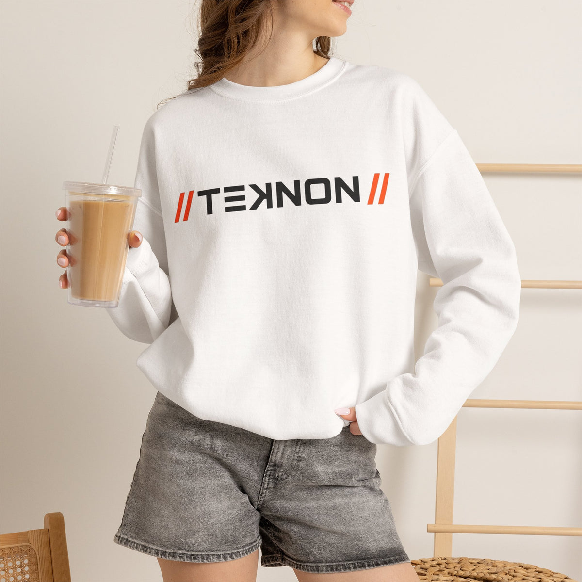 ARTIFACT 09 - Essentials Sweatshirt
